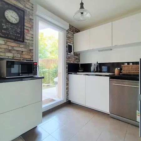Chic And Spacious Apart With Terrace And Parking *